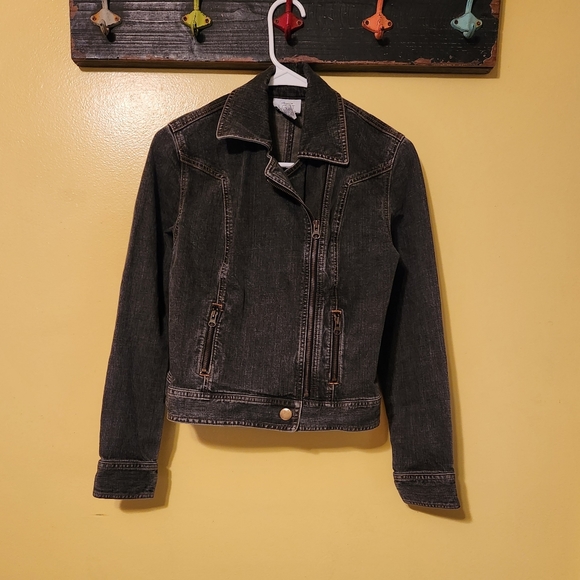 LOFT Jackets & Blazers - LOFT women's gray denim jacket. Asymmetrical. Zipper pockets. Size 0